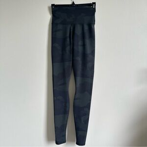 ALO Yoga Gray Camouflage Leggings
